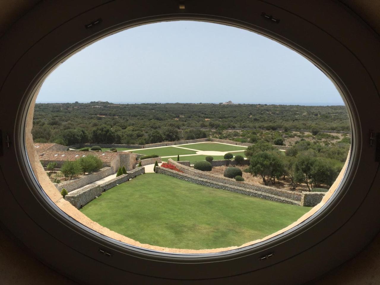 Гостевой дом Cugo Gran Menorca Маон Экстерьер фото